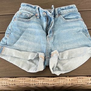 American Eagle mom shorts